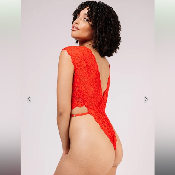 We are HAH! Cut 2 the Chase double deep V recycled red lace bodysuit, sz med EUC - Picture 7 of 13